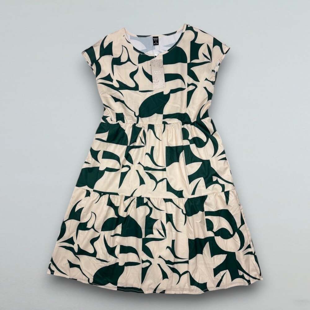 Green Ivory Abstract Tiered Midi Dress Short Sleeve Smocked Waist Size M - Picture 1 of 3